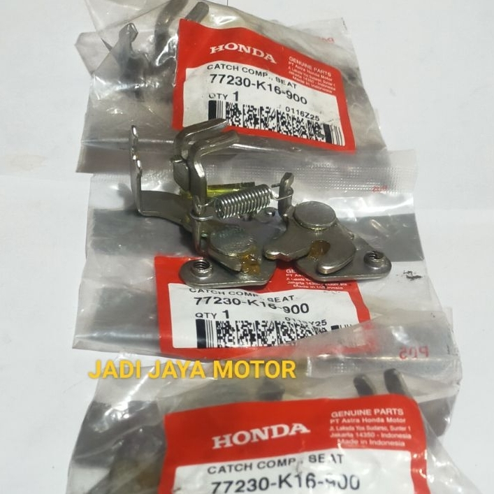 Pengait Jok Lawan Kunci Jok Engsel Dudukan Jok Original Asli Honda Scoopy eSP 77230 K16 900