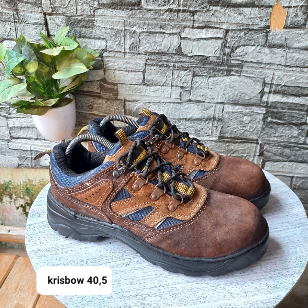 Sepatu second safety merk krisbow size40,5 insol26cm