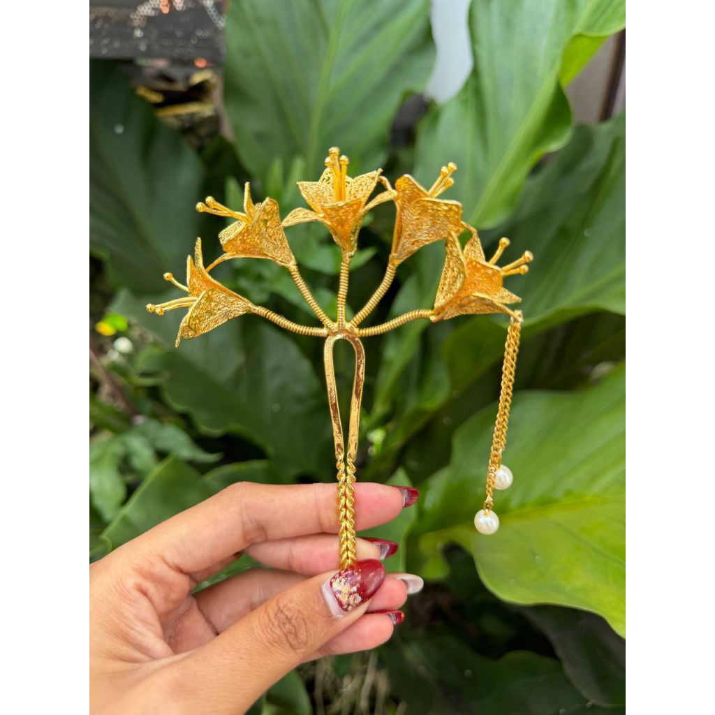 Cucuk bunga lapis emas