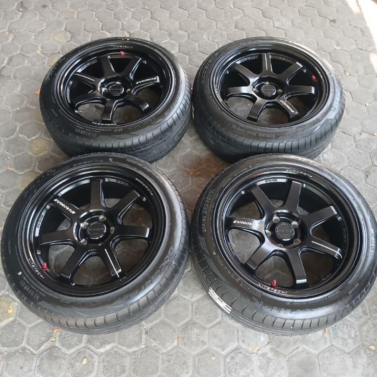 VELG SEKEN LIKE NEW ORIGINAL LENSO VENON VT7 RING 18 + BAN 225 50 R18 ACCELERA
