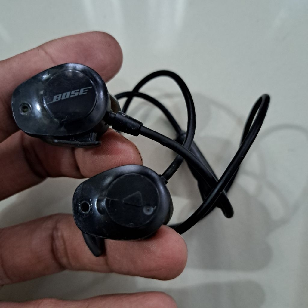 Earphone BOSE SoundSport Wireless in Ear Headphones