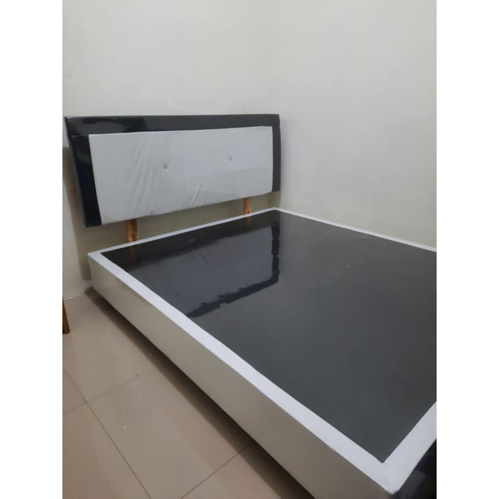 Divan minimalis ukuran 160x200