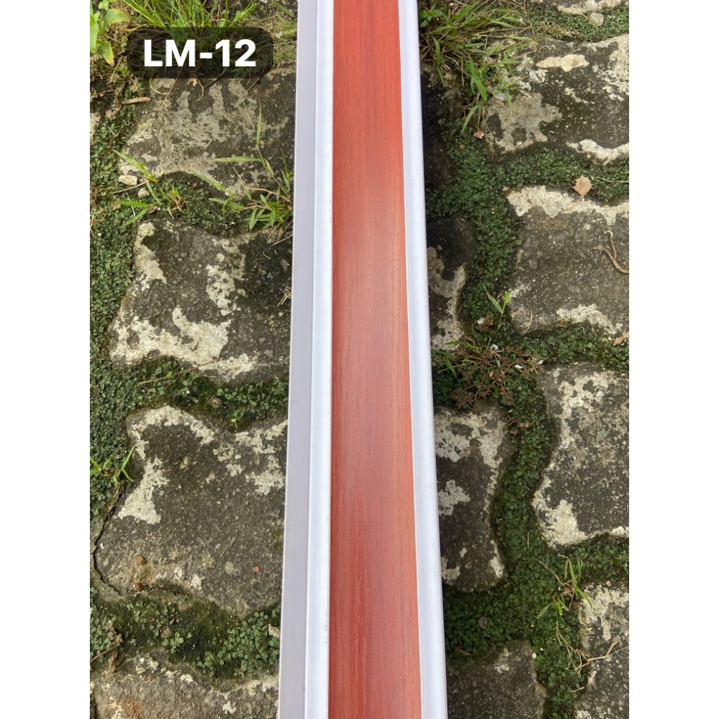 List tembok PVC List Profil PVC Merah Kayu LM 12