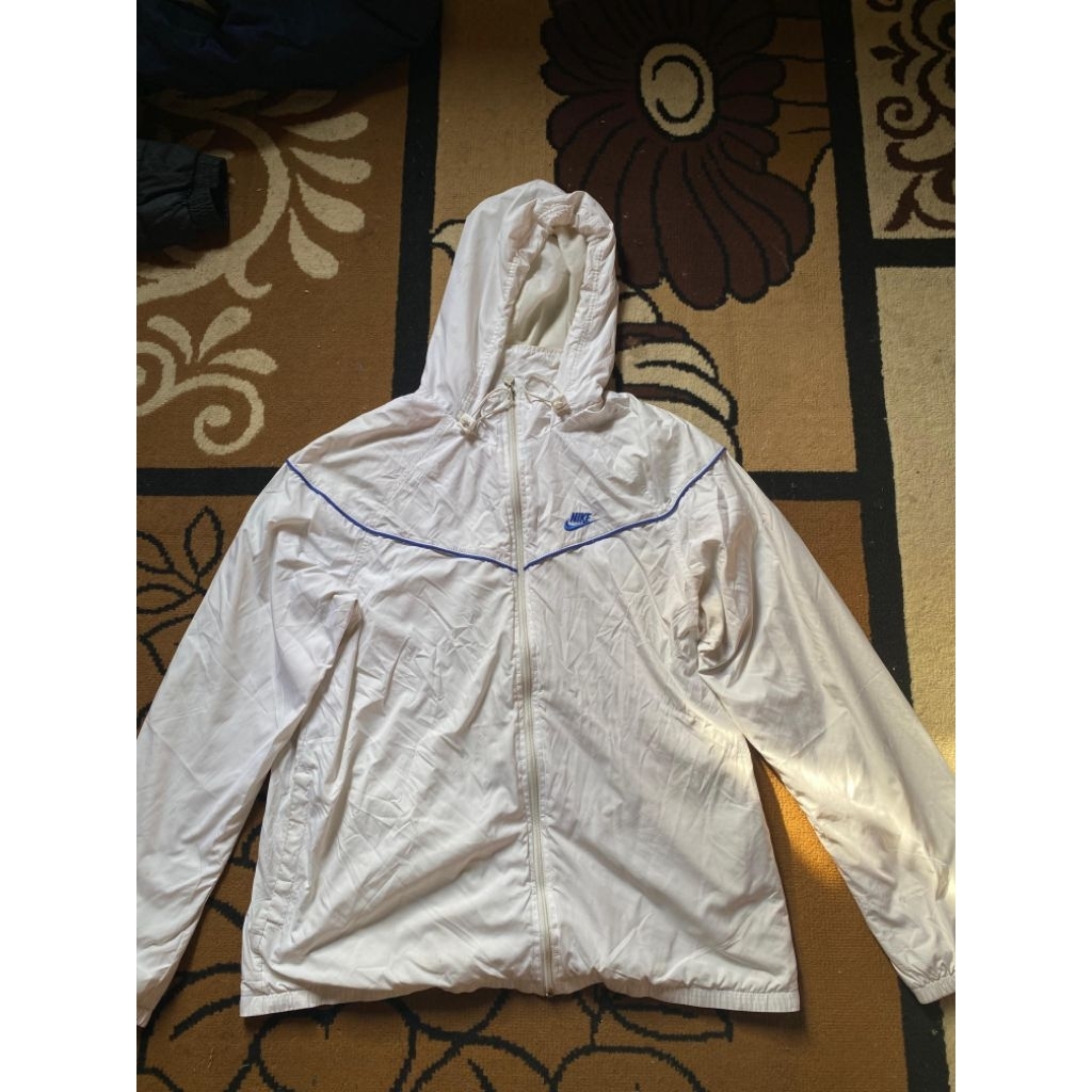 windbreaker nike