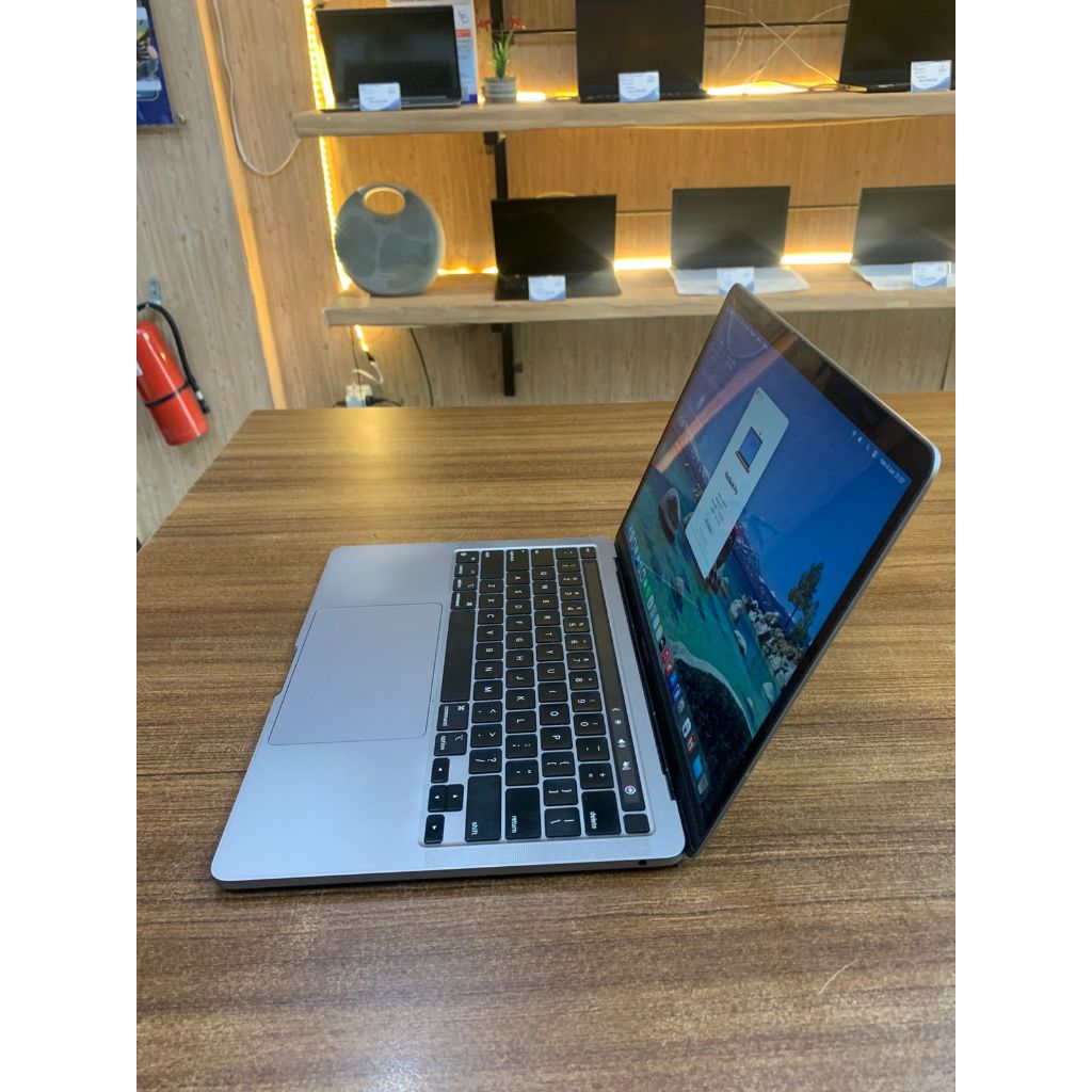MACBOOK PRO M2 2022 M2 8GB