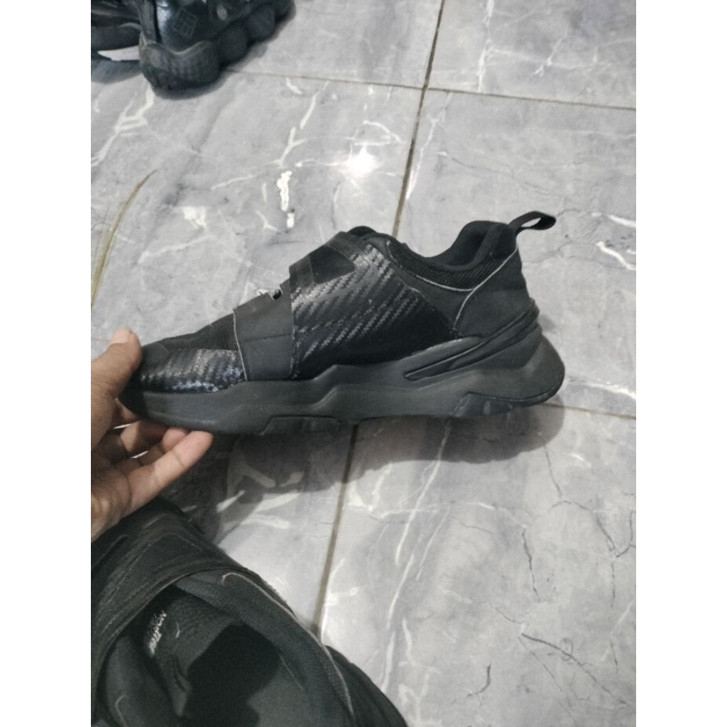 sepatu second original TNF 40/25