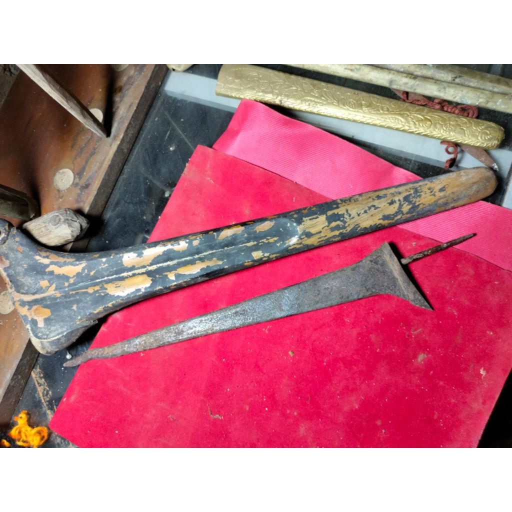 Keris Lurus Kuno Sepuh Besi Mentahan Kelabu Dusun Warangka Ladrang Solo Lawasan Tua