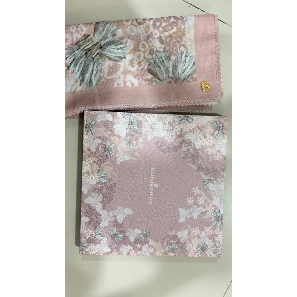 PRELOVED VGC buttonscarves les amities peach