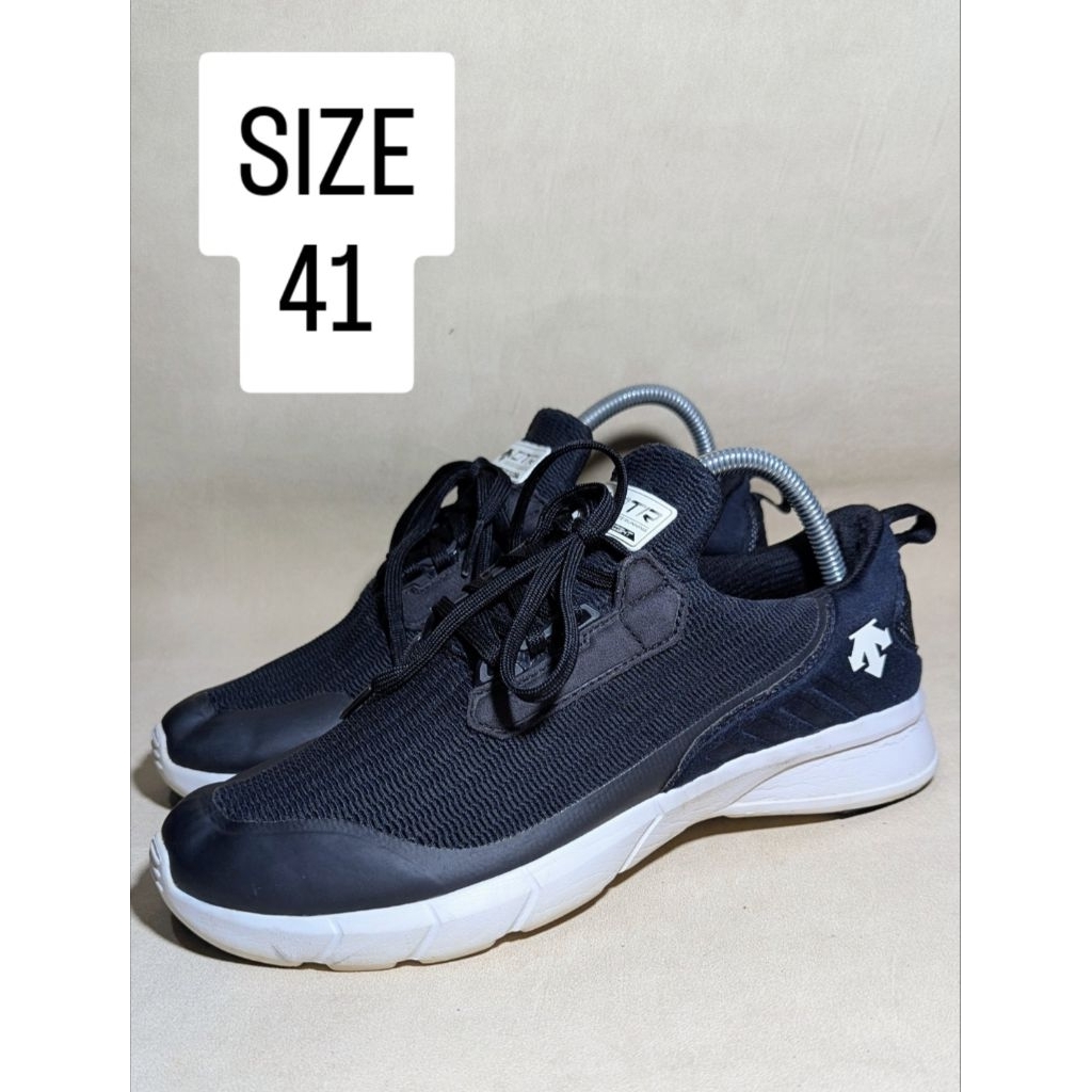 SEPATU PRELOVED DESCENTE SONIC BLACK SIZE 41