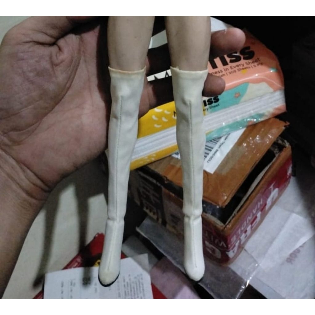 sepatu putih lady bat tbleague