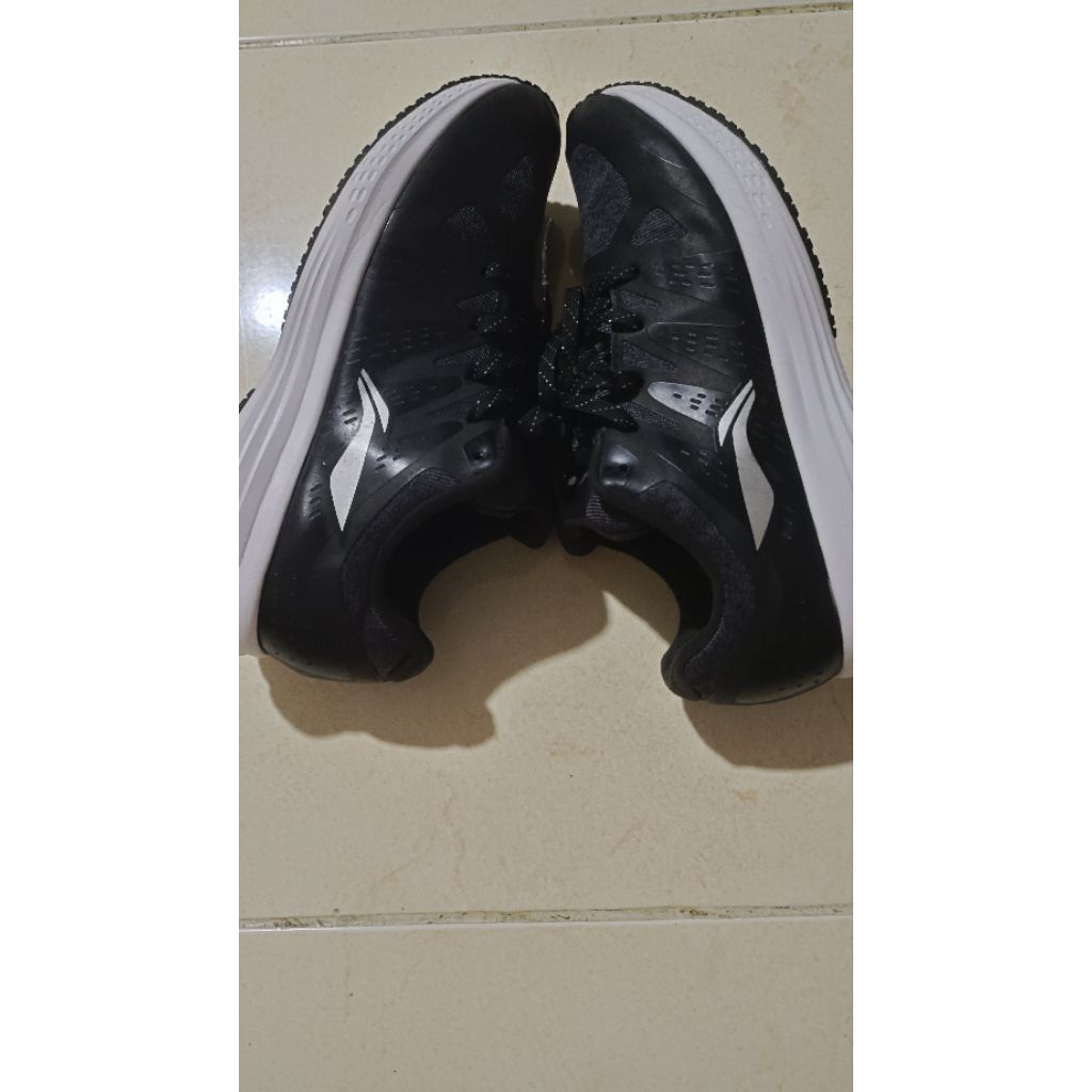 sepatu second running LINING Black 37 23