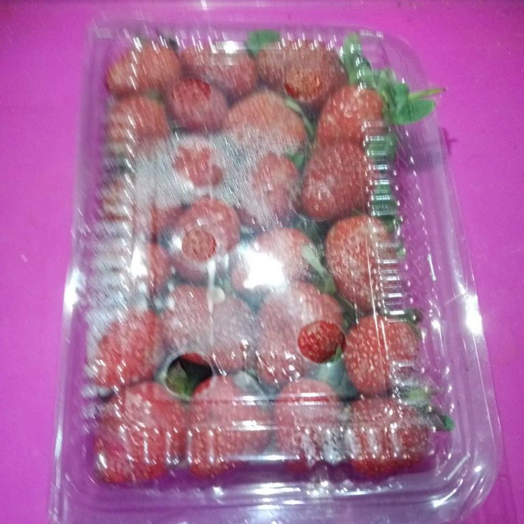 Buah Stroberi Strawberry segar