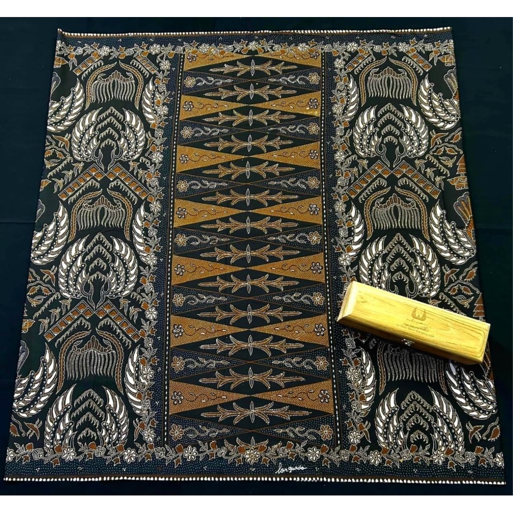 Sarung Batik LAR GURDA Full Tulis HITAM