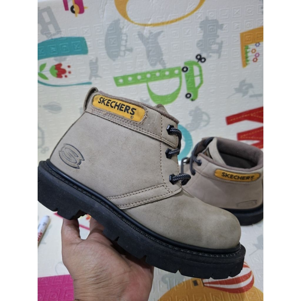 Sepatu Preloved Skechers Boots Size 35