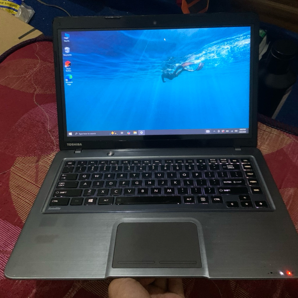 Toshiba Satellite U840t Laptop