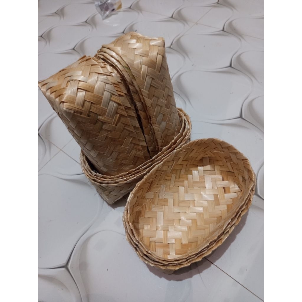 Anyaman bambu (besek)