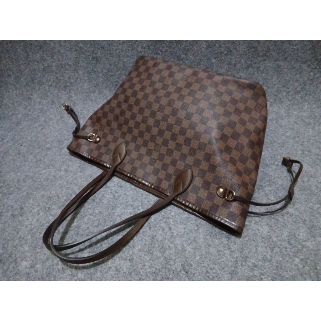 LV Neverfull MM Damier 2015 Preloved
