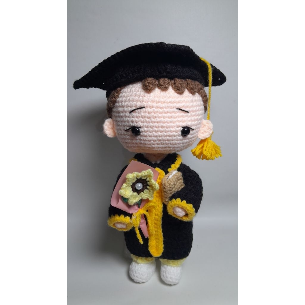 CUSTOM AMIGURUMI boneka wisuda
