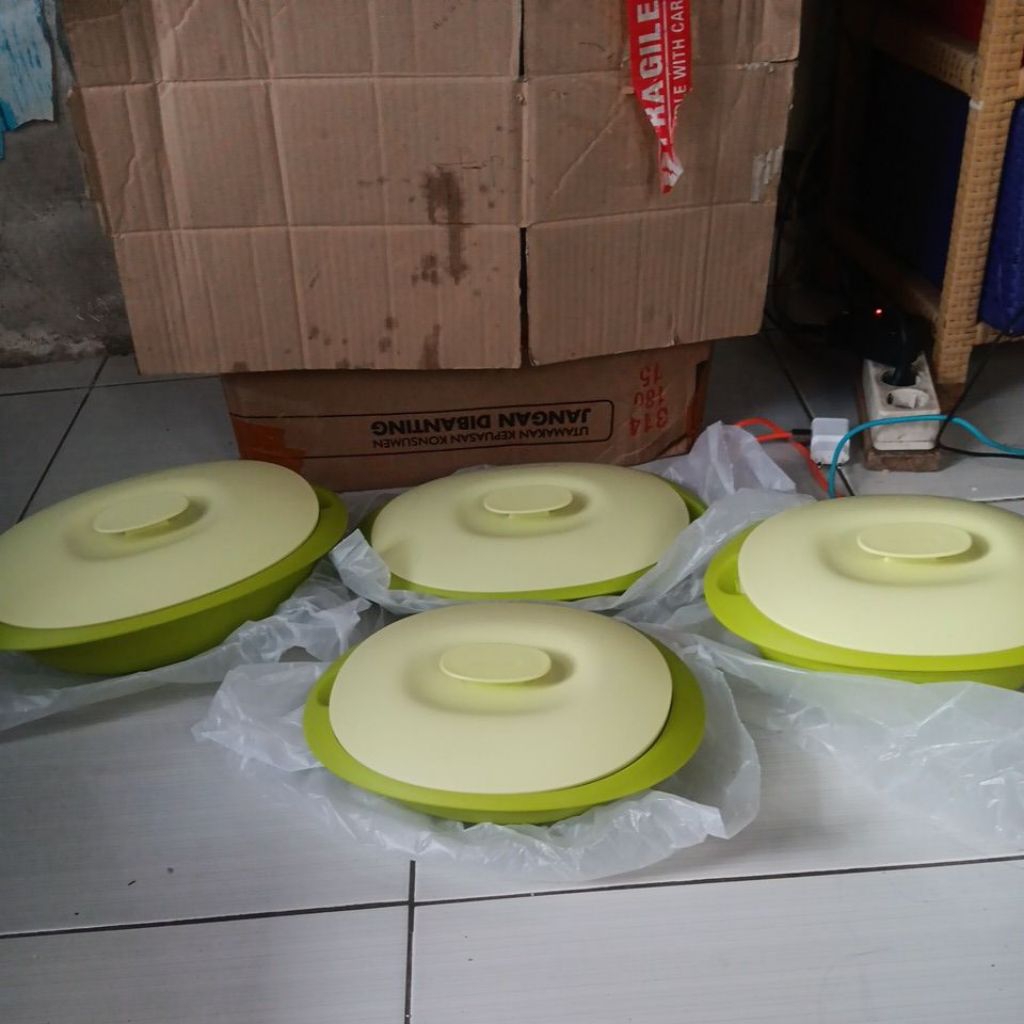 BLOSSOM TUPPERWARE