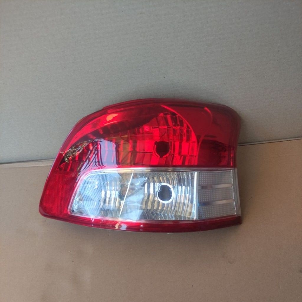 stoplamp KANAN toyota vios gen 2