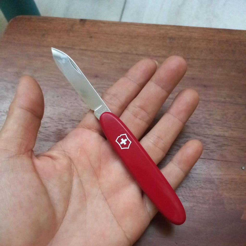 Pocket Pisau Victorinox sentry second