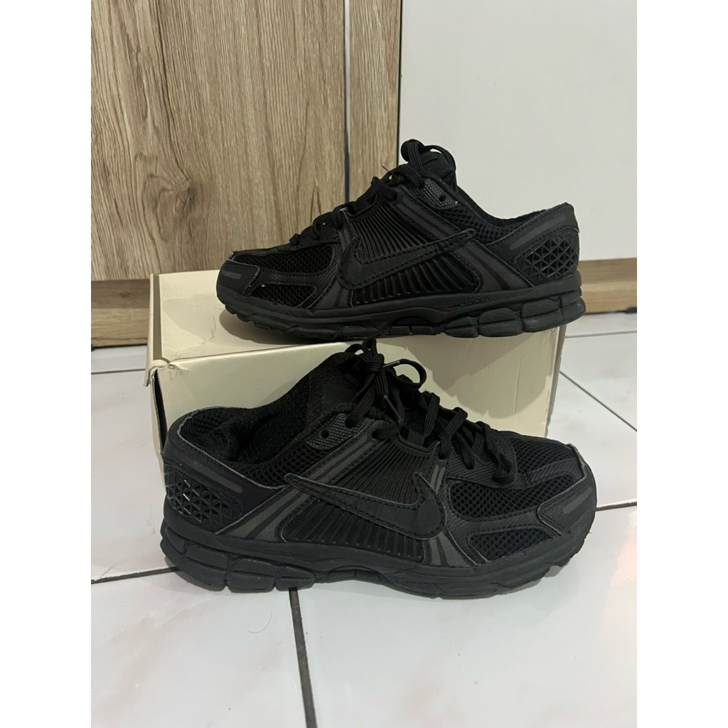 nike vomero 5 fullblack