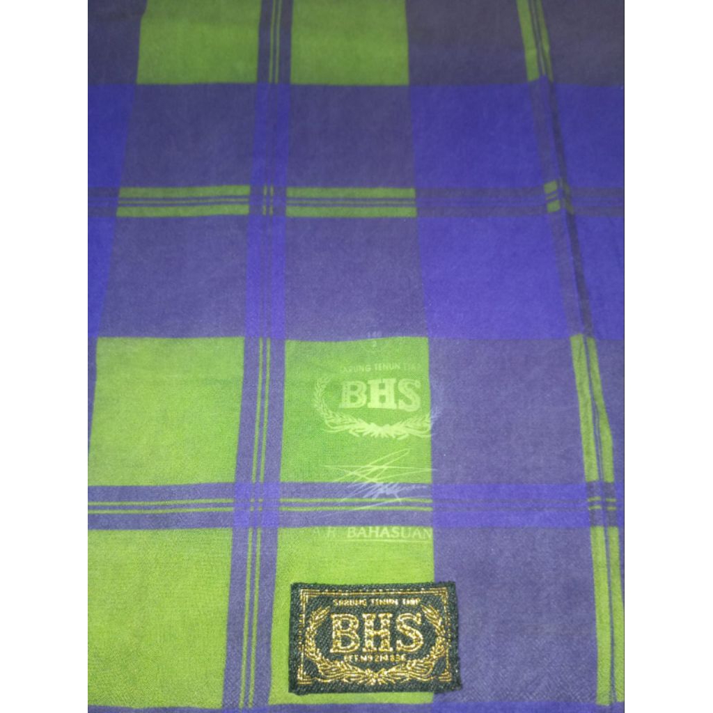 sarung BHS kdt hijau kotak besar full sutra spunslik bekas minus ringan