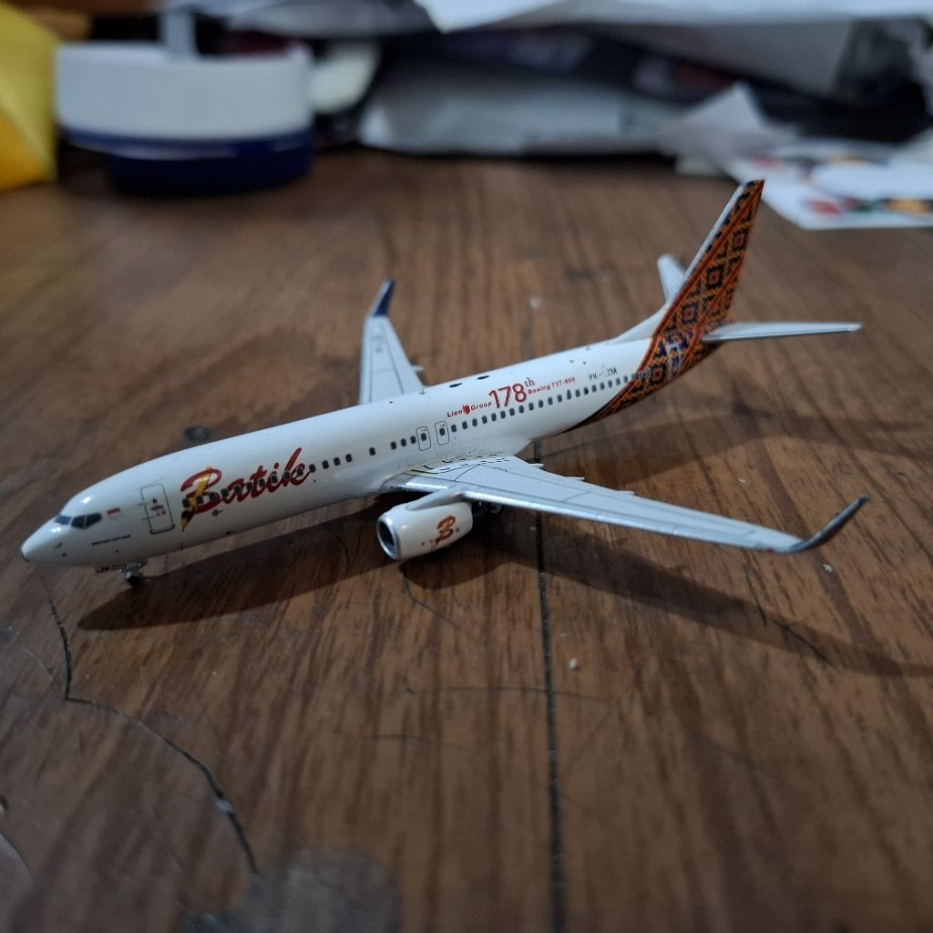 diecast pesawat Panda Models Boeing B737-800 Batik Air 1:400 PK-LZM Airshop 178th Boeing 737