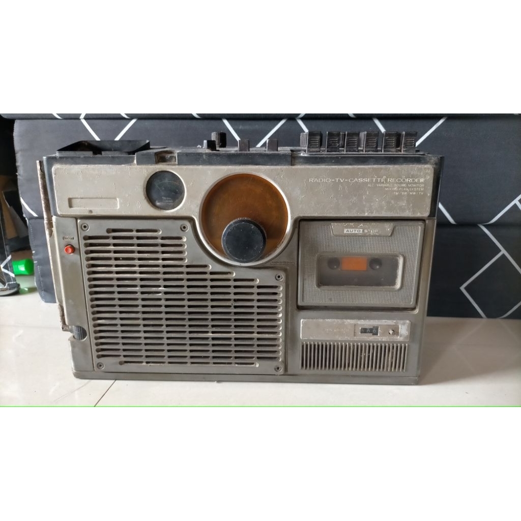 radio,tv,tape jvc model 3060CQ