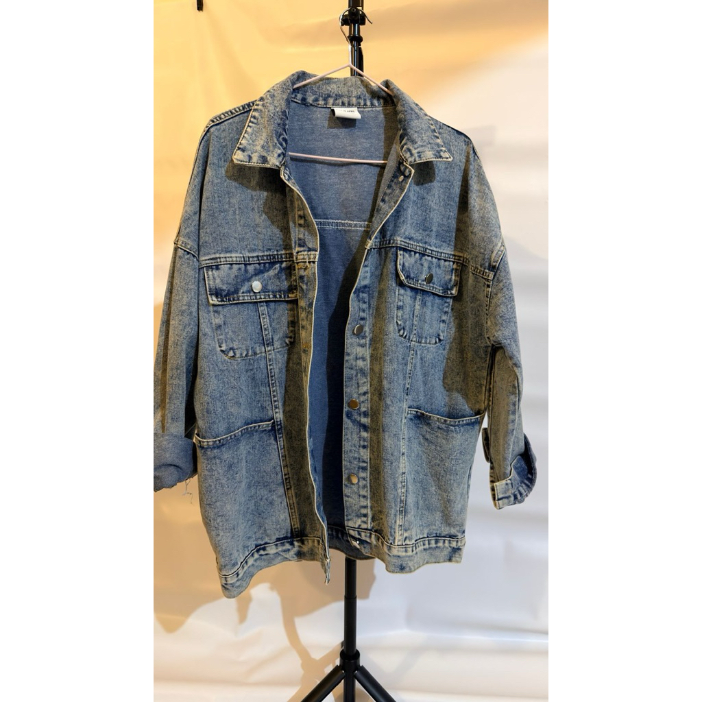 Jaket This is April