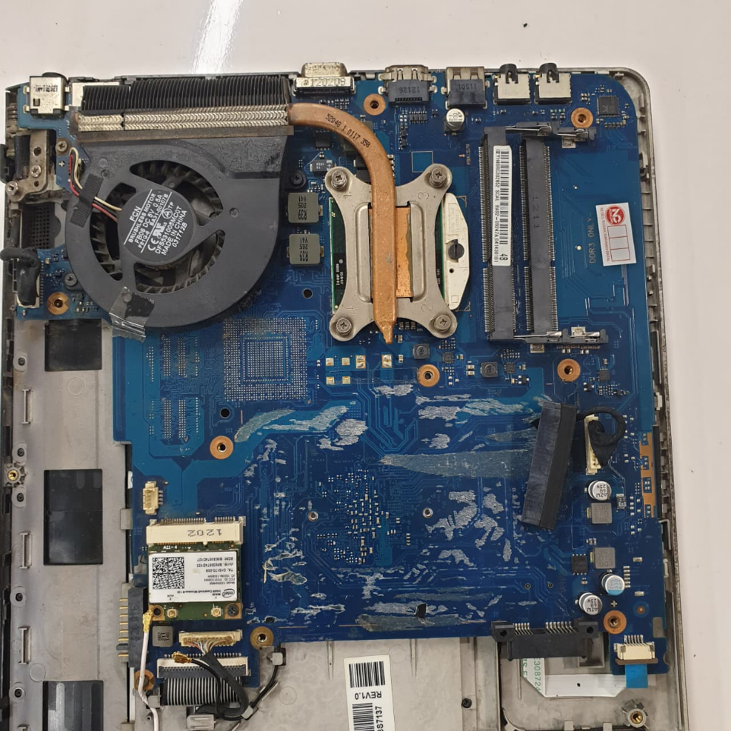 Mainboard / Motherboard / Mobo / Mesin SAMSUNG NP300E NP300E4A NP300EPX NP300E4C CORE I3 NORMAL TEST