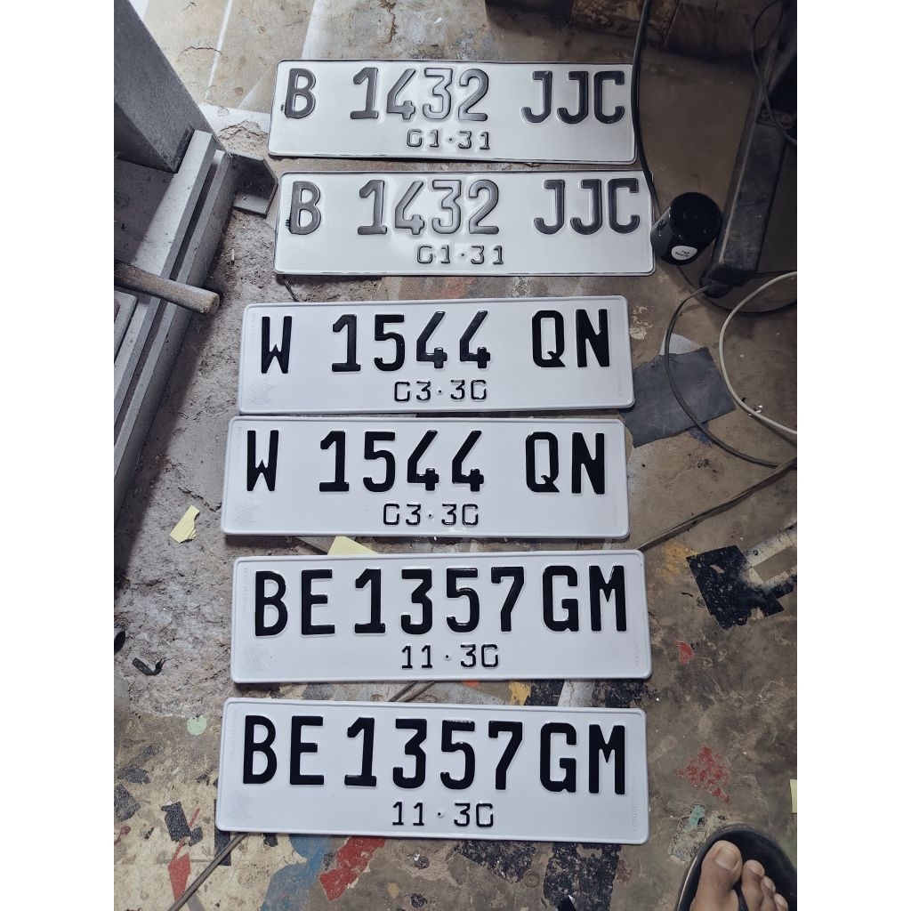 plat nomor mobil standar samsat
