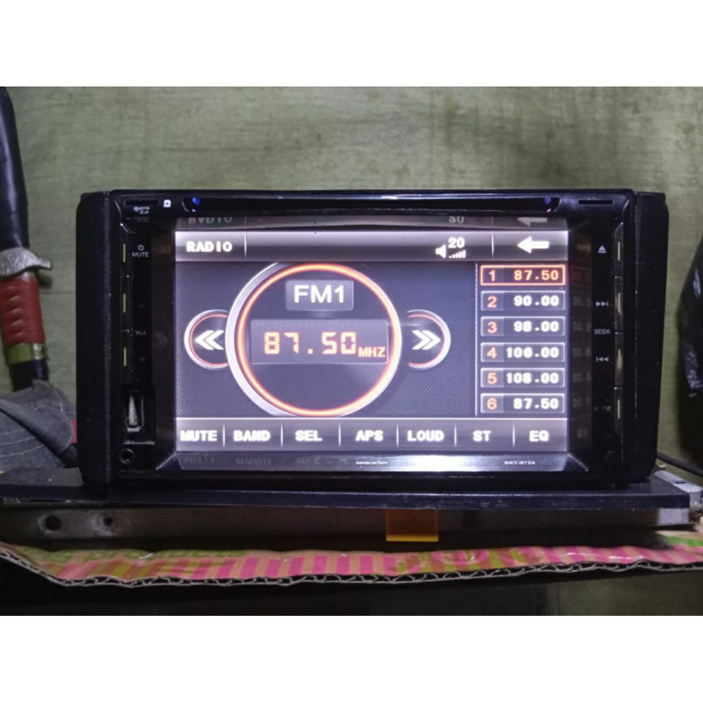 Head unit double din Skeleton