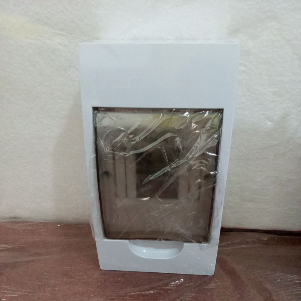 MCB Box Panel Listrik 4 Way Outbow  Larkin LX- 4-O