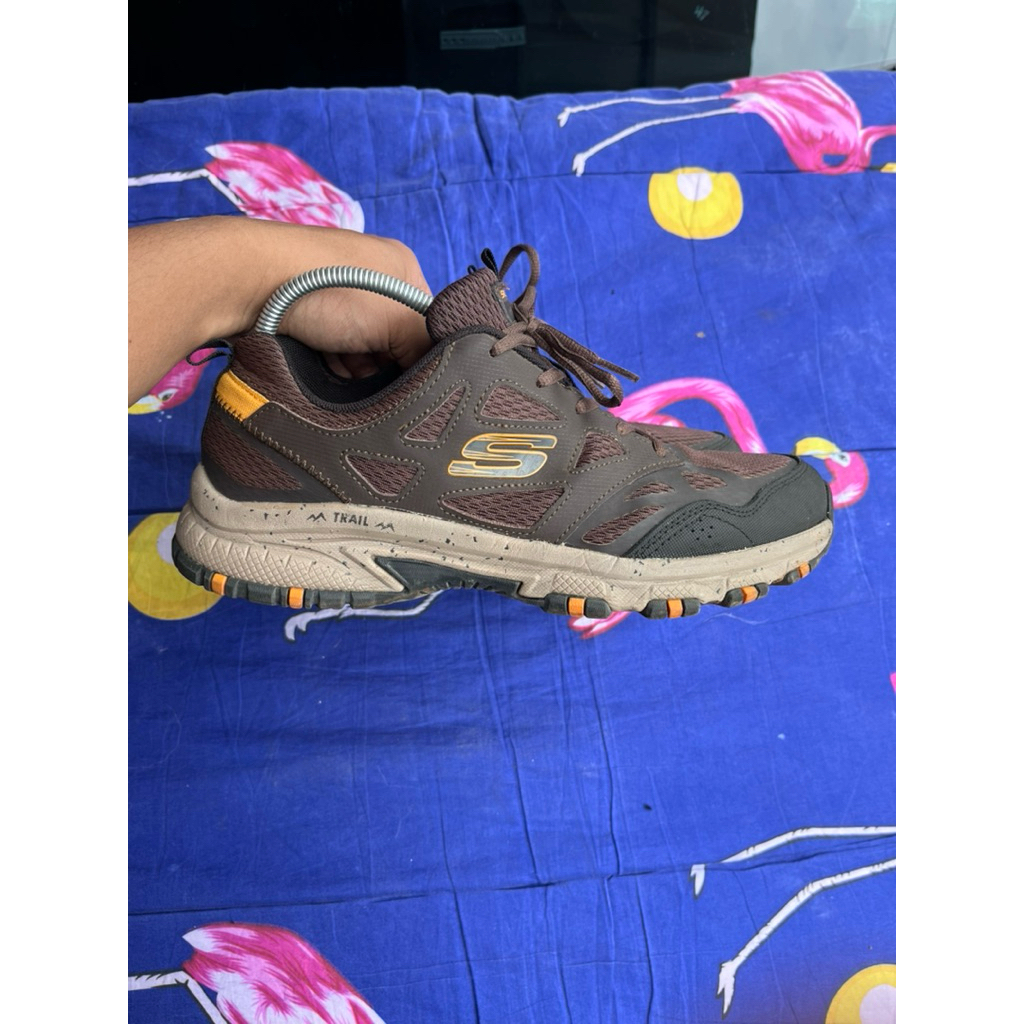 SKECHERS HILLCREST BROWN