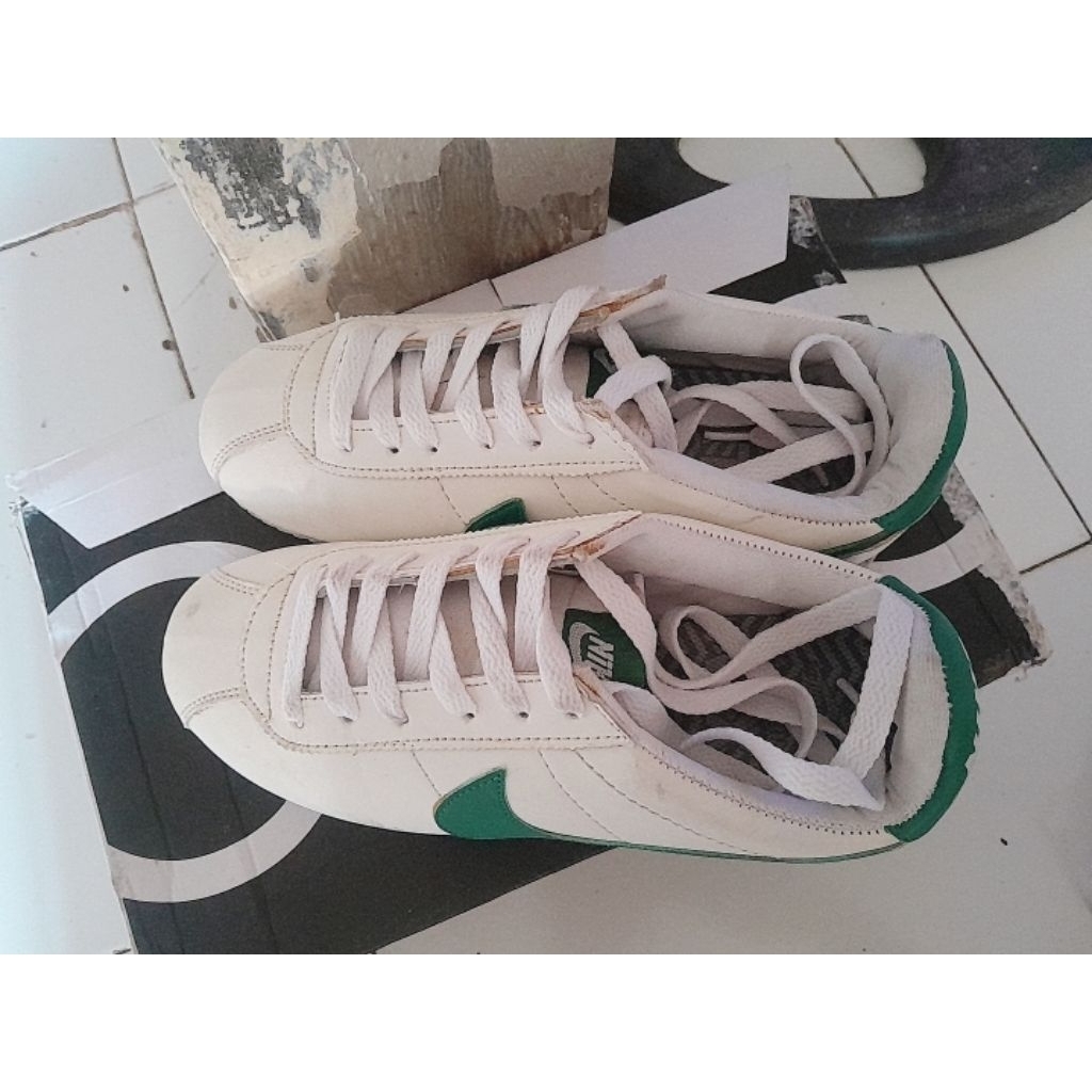 sneakers second branded