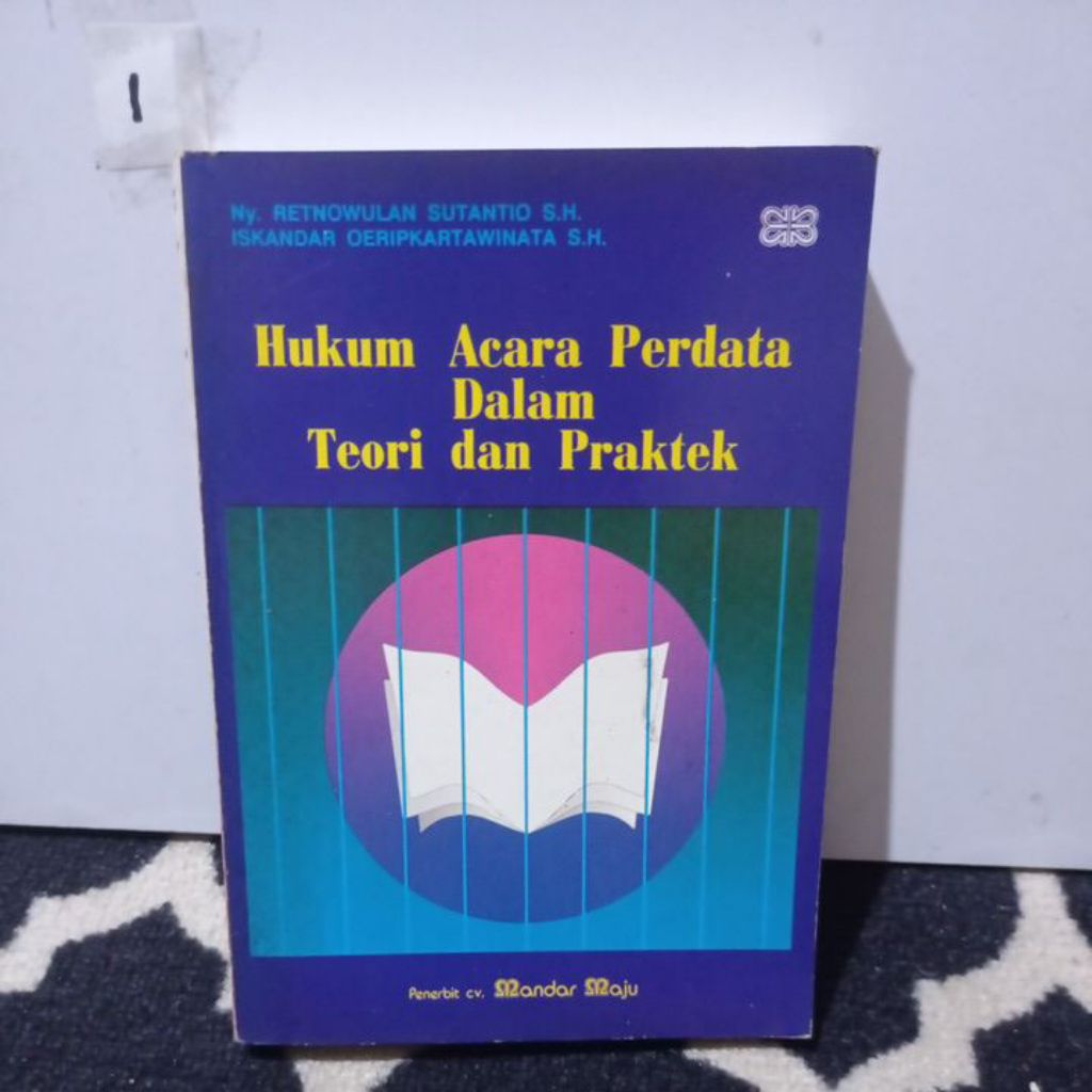 BUKU HUKUM ACARA PERDATA DALAM TEORI DAN PRAKTEK     NY . RETNO WULAN SUTANTO S.H