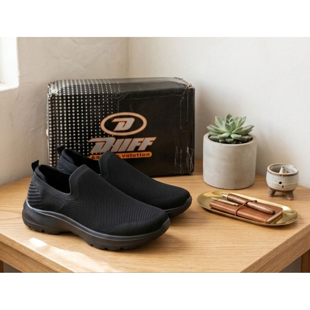 SEPATU SLIP ON FULL HITAM DUFF SORCHA