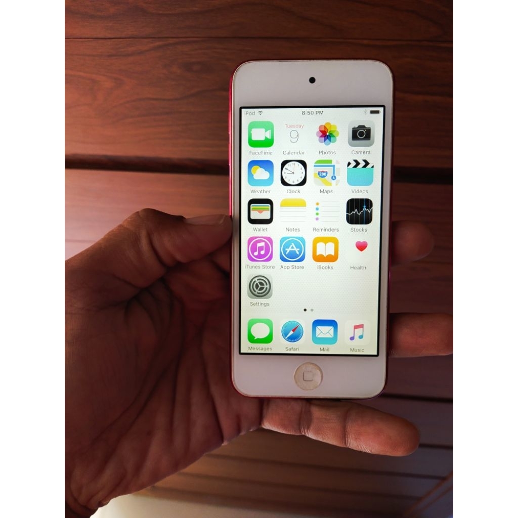 ipod gen 5 32 GB Red