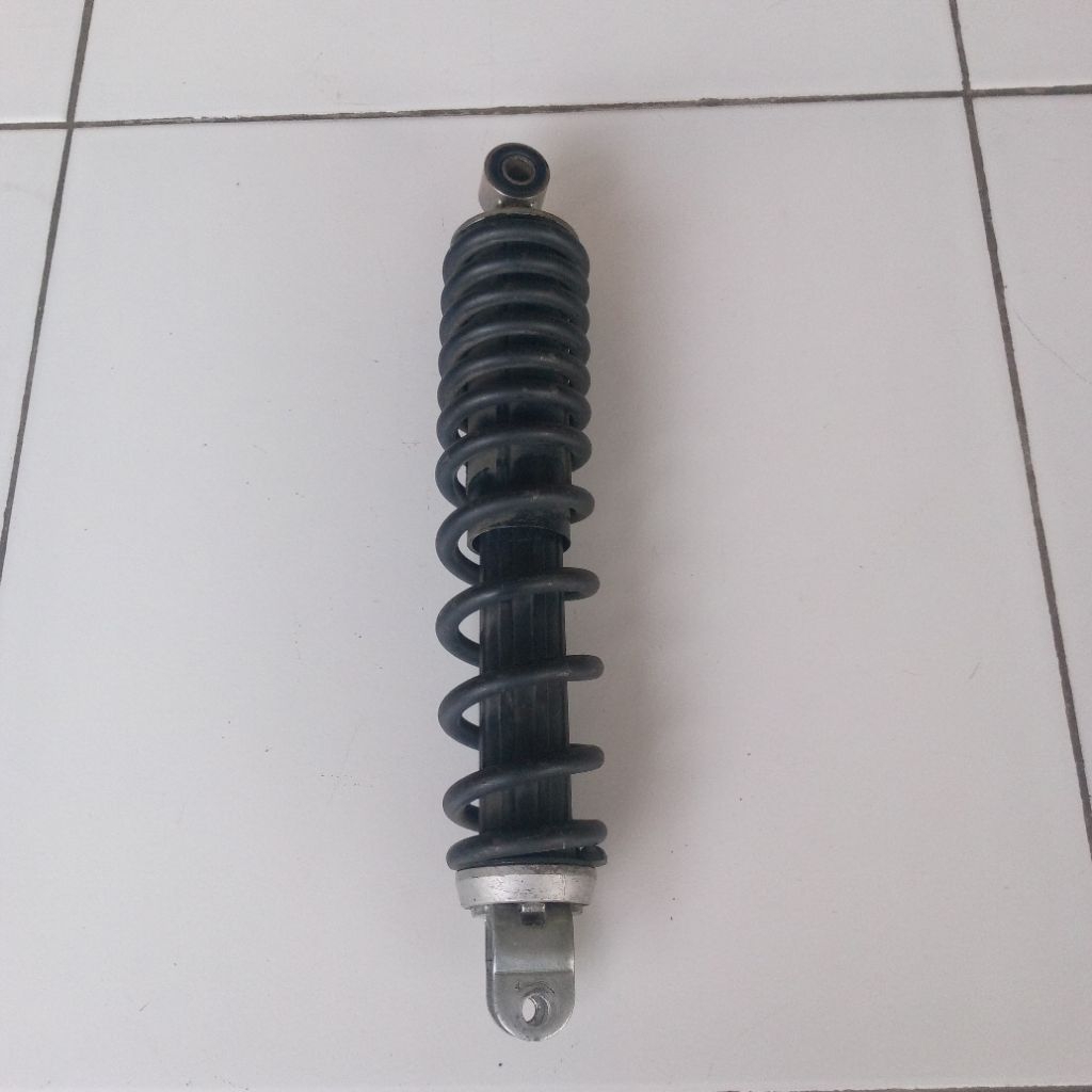 Shockbreaker belakang motor matic Honda Spacy FI (2013 - 2018)Spacy Karburator (2011 - 2013).Honda B