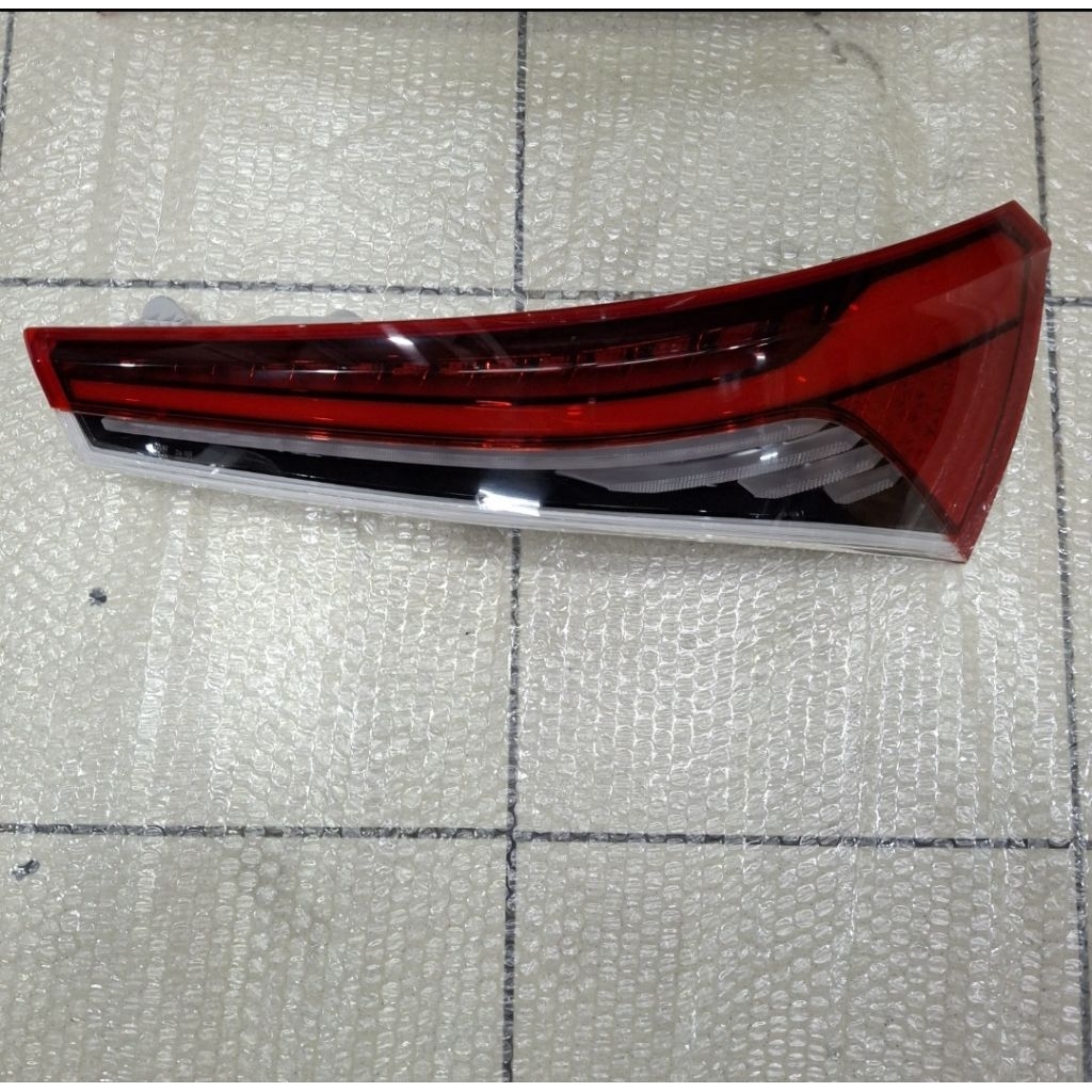 lampu belakang wuling almaz rs