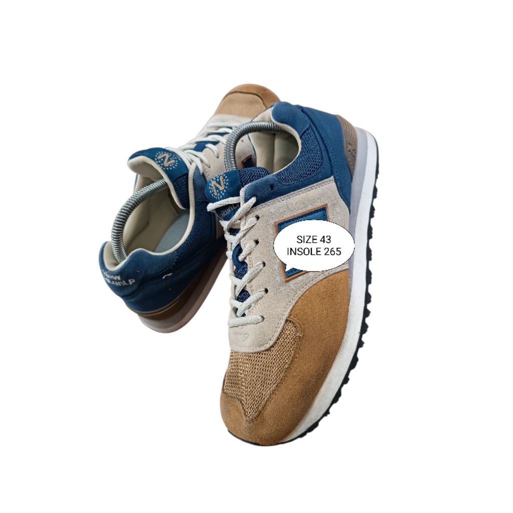 SEPATU SNEAKERS PRELOVED SIZE 43