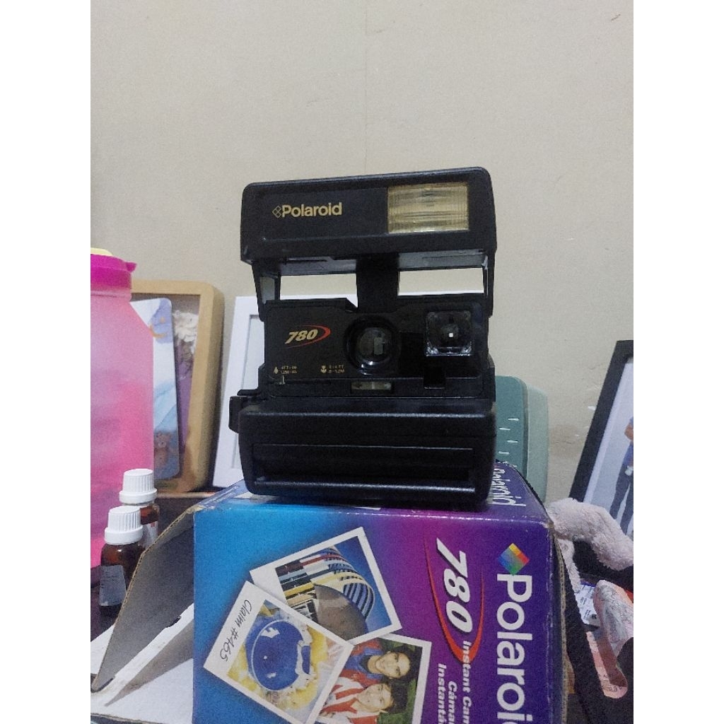 Polaroid 780 Instant Camera Original Vintage Retro Kamera Jadul Koleksi