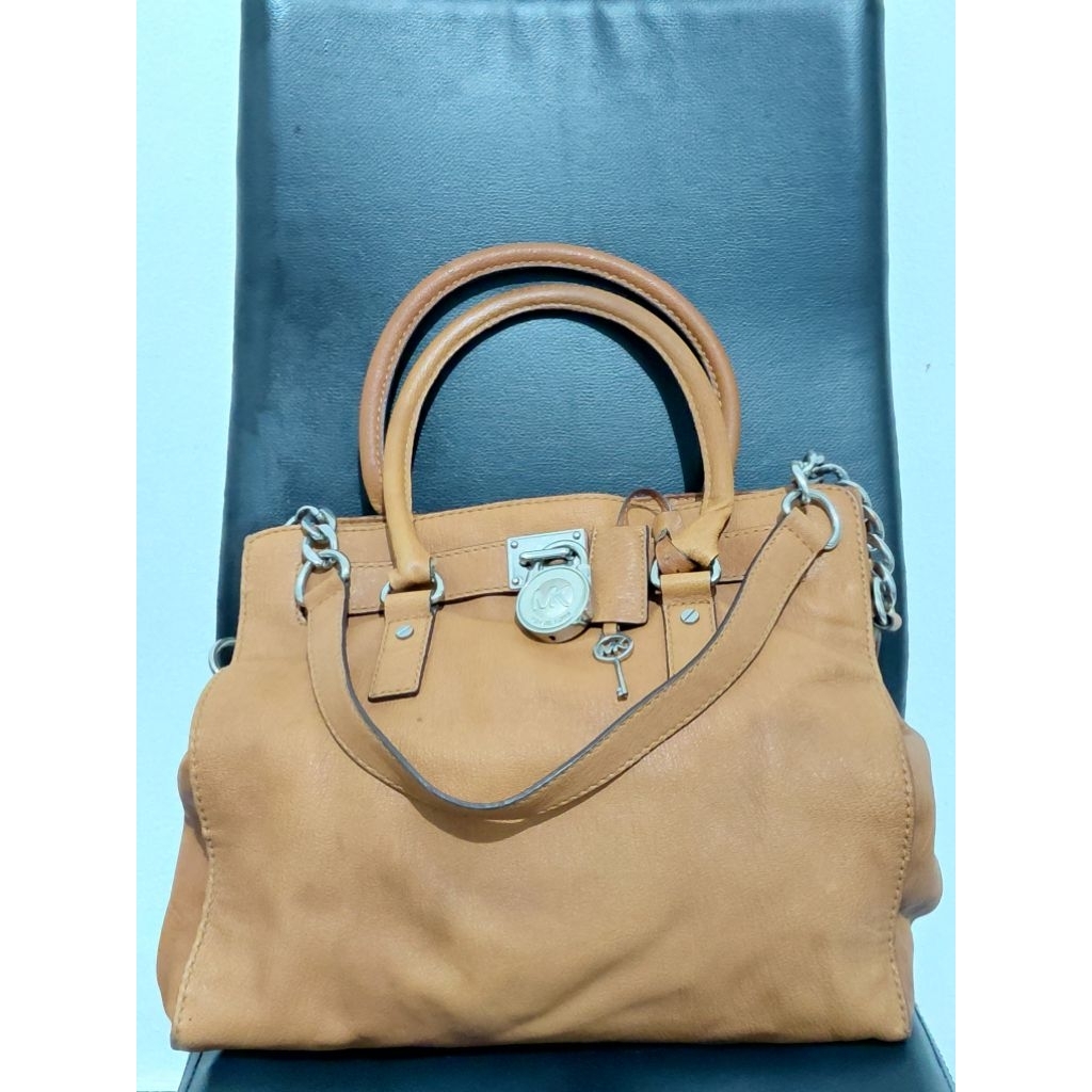 Preloved Tas Michael Kors Coklat Tag Bening