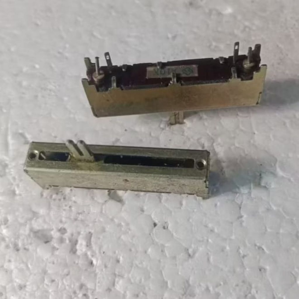 Potensio saklar Geser A 10K/Slide Switch 4pin