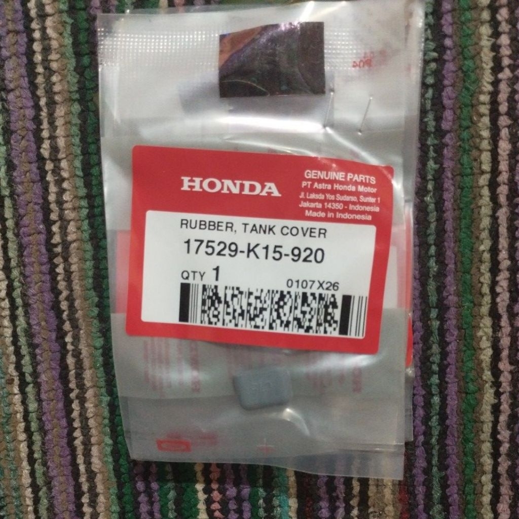 17529-K15-920 Rubber, Tank Cover – New CBR 150R K45G, CBR 250RR, New CB150R Streetfire K15G & New CB