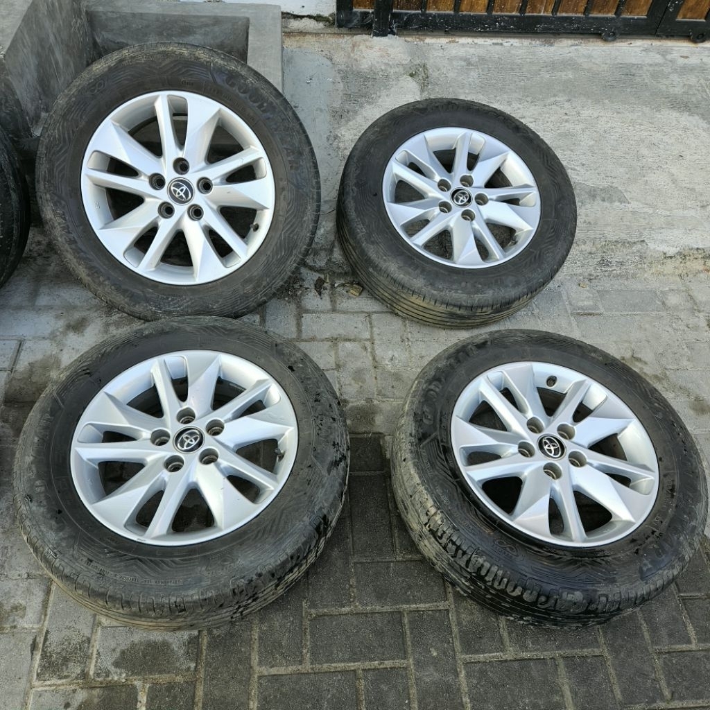 Velg Mobil Toyota Kijang Innova Reborn R16 Original