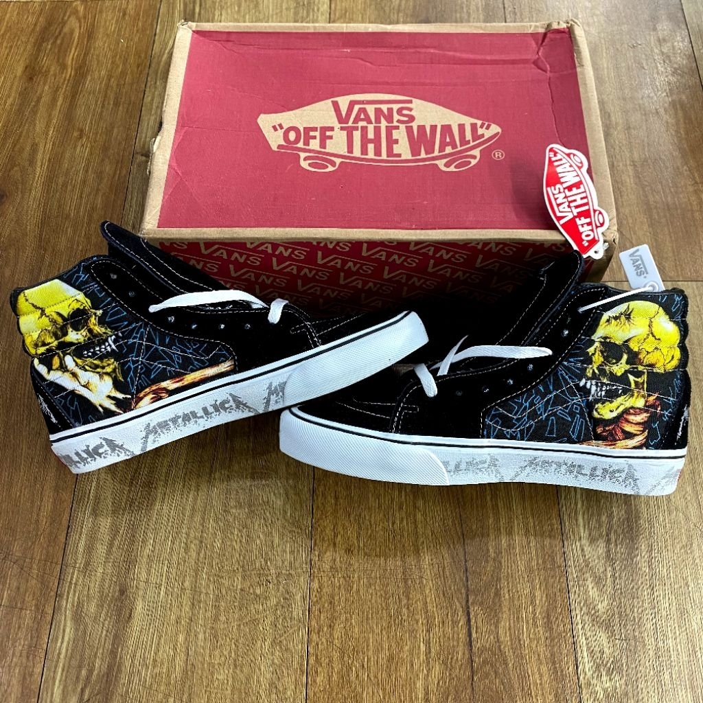 SEPATU VANS X METALLICA