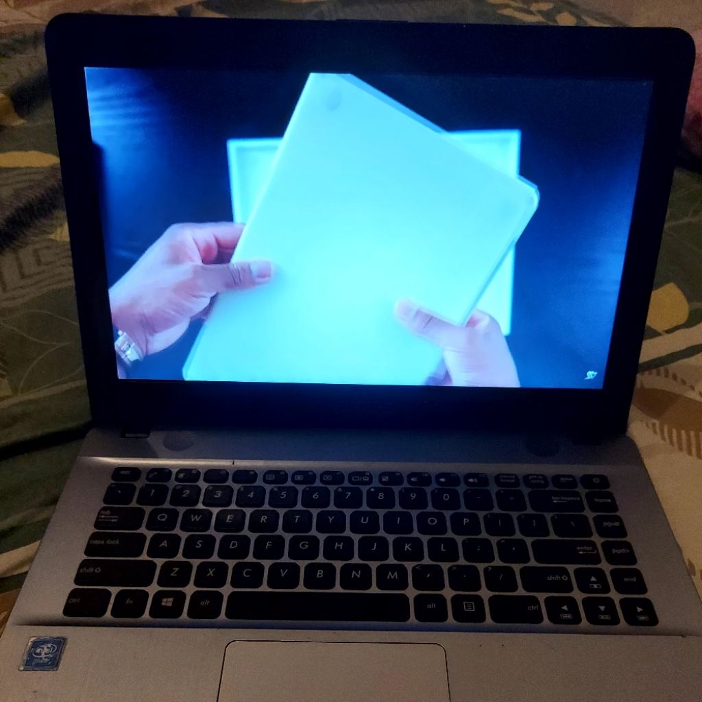 Laptop Asus Vivobook X441MA Second RAM 8GB SSD 128GB