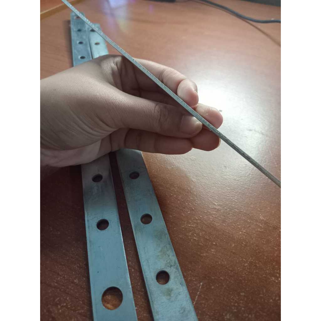 Plat besi lubang 40cm/besi plat lubang/plat breket klakson/plat bracket motor